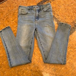 Abercrombie & Fitch High Rise Super Skinny Jeans